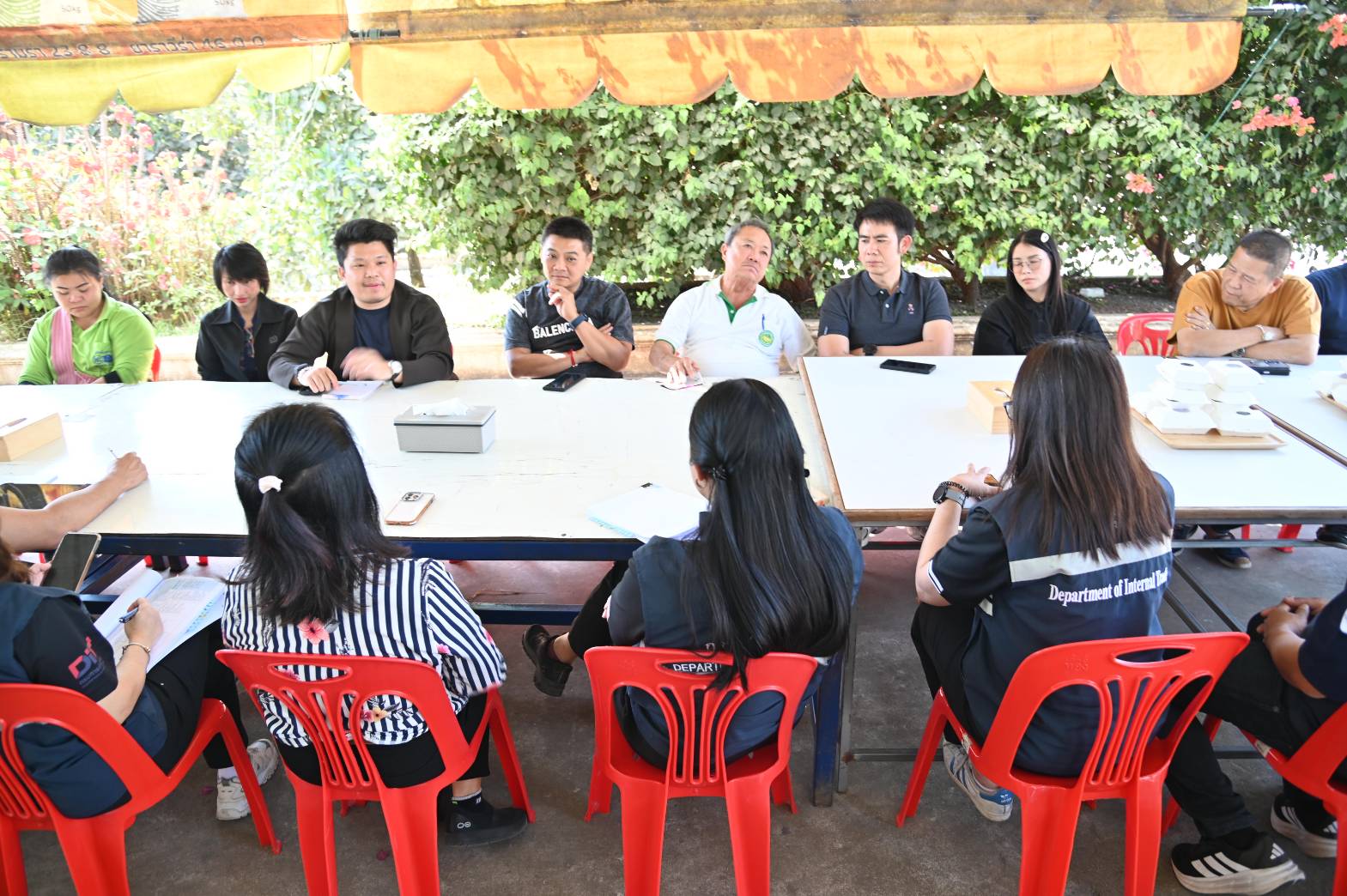 DIT ลุยพื้นที่จ.ตาก ติดตามสถานการณ์การการค้าชายแดน สร้างการรับรู้การจำหน่ายวัสดุเหลือใช้จากการเพาะปลูก พร้อมติดตามสถานการณ์การรับซื้อข้าวโพดเลี้ยงสัตว์  และหารือแนวทางการการปลูกกล้วยหอมทอง 