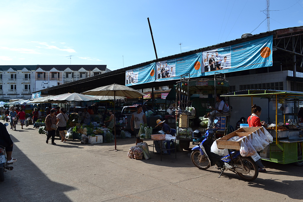 22965_ด้านหน้าตลาด.jpg