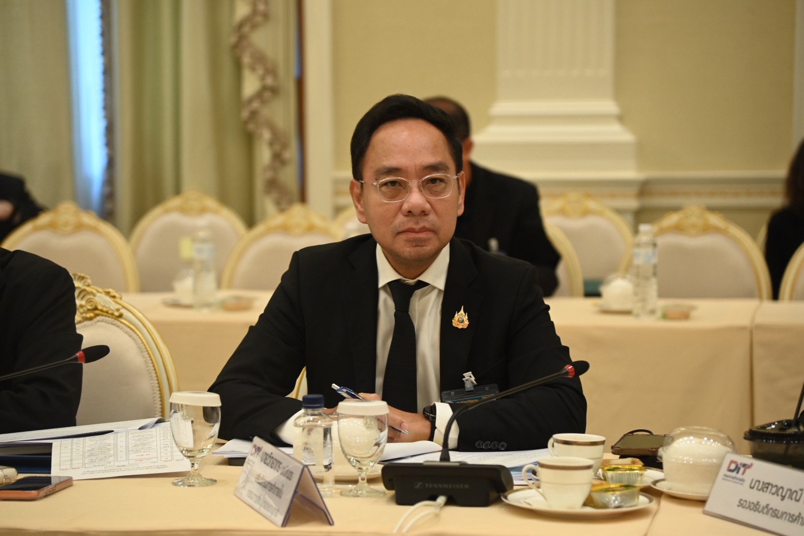 ข่าวเลขที่ 36/2569 “พาณิชย์” เผย ตลาดข้าวกลับมาคึกคัก ราคาข้าวหอมดีดแตะ 16,000 บาท/ตัน พุ่งขึ้นทันที 1,000 บาท จากมาตรการดูดซับตรงจุดของ นบข.  (21 พฤศจิกายน 2568)