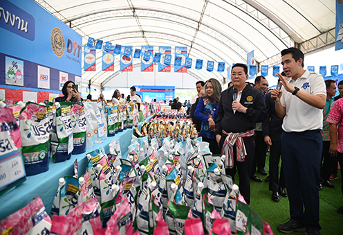 “พาณิชย์” จัดงานธงฟ้าราคาประหยัด ลดค่าครองชีพพี่น้องประชาชน จ.พัทลุง