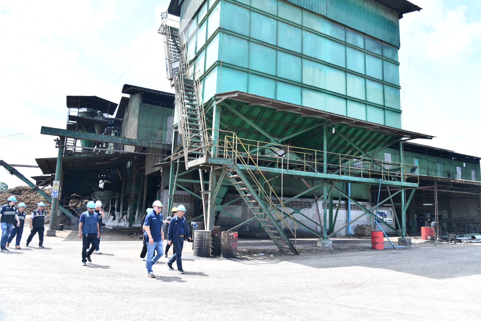 พาณิชย์เข้ม ตรวจสอบการรับซื้อโรงงานสกัดปาล์มน้ำมัน เพื่อสร้างความเป็นธรรมแก่เกษตรกร