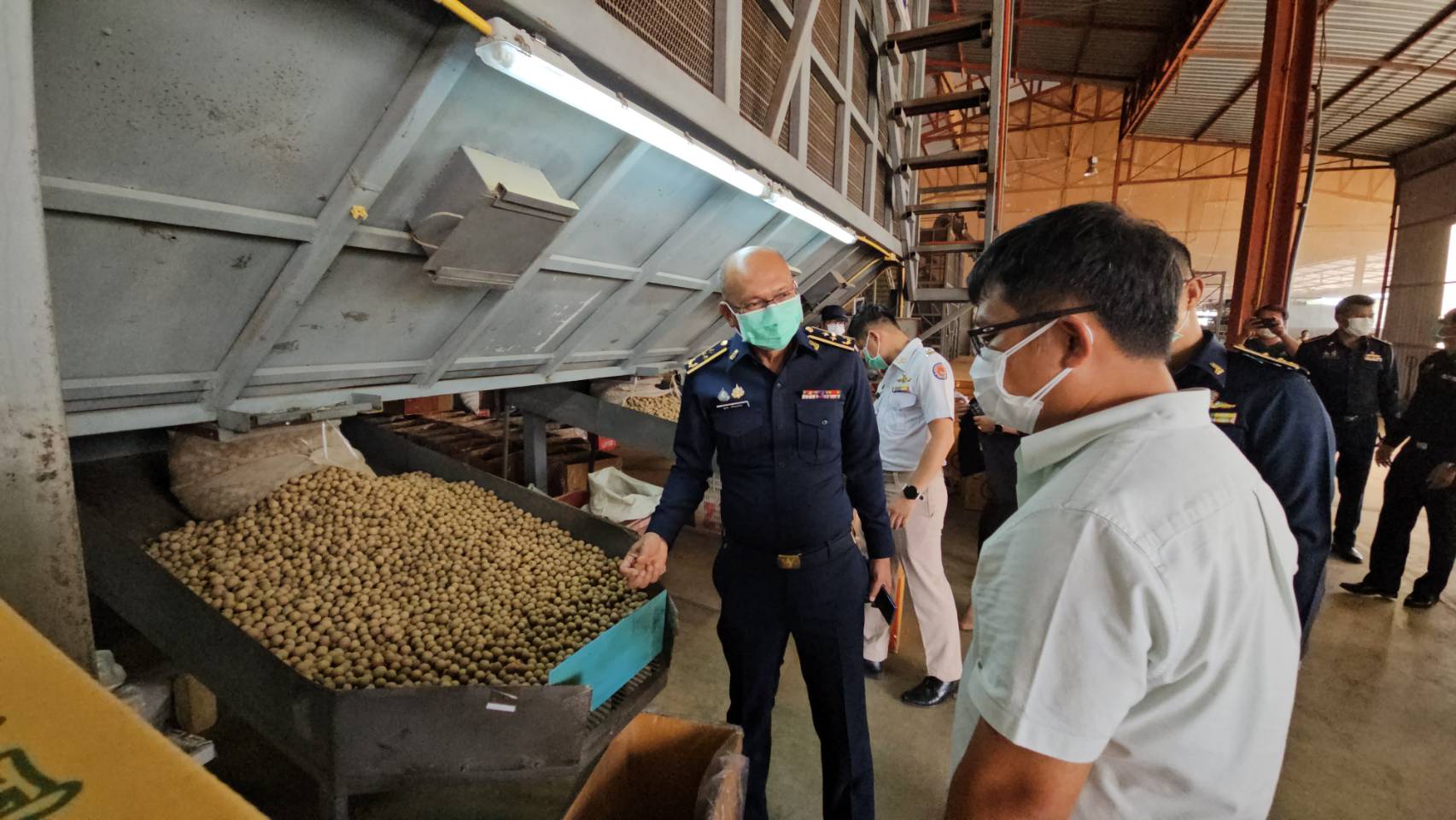 กรมการค้าภายใน จัดชุด ‘สายตรวจ DIT’ 8 จังหวัดภาคเหนือ รับรองมาตรฐาน “เครื่องคัดขนาดลำไย” 