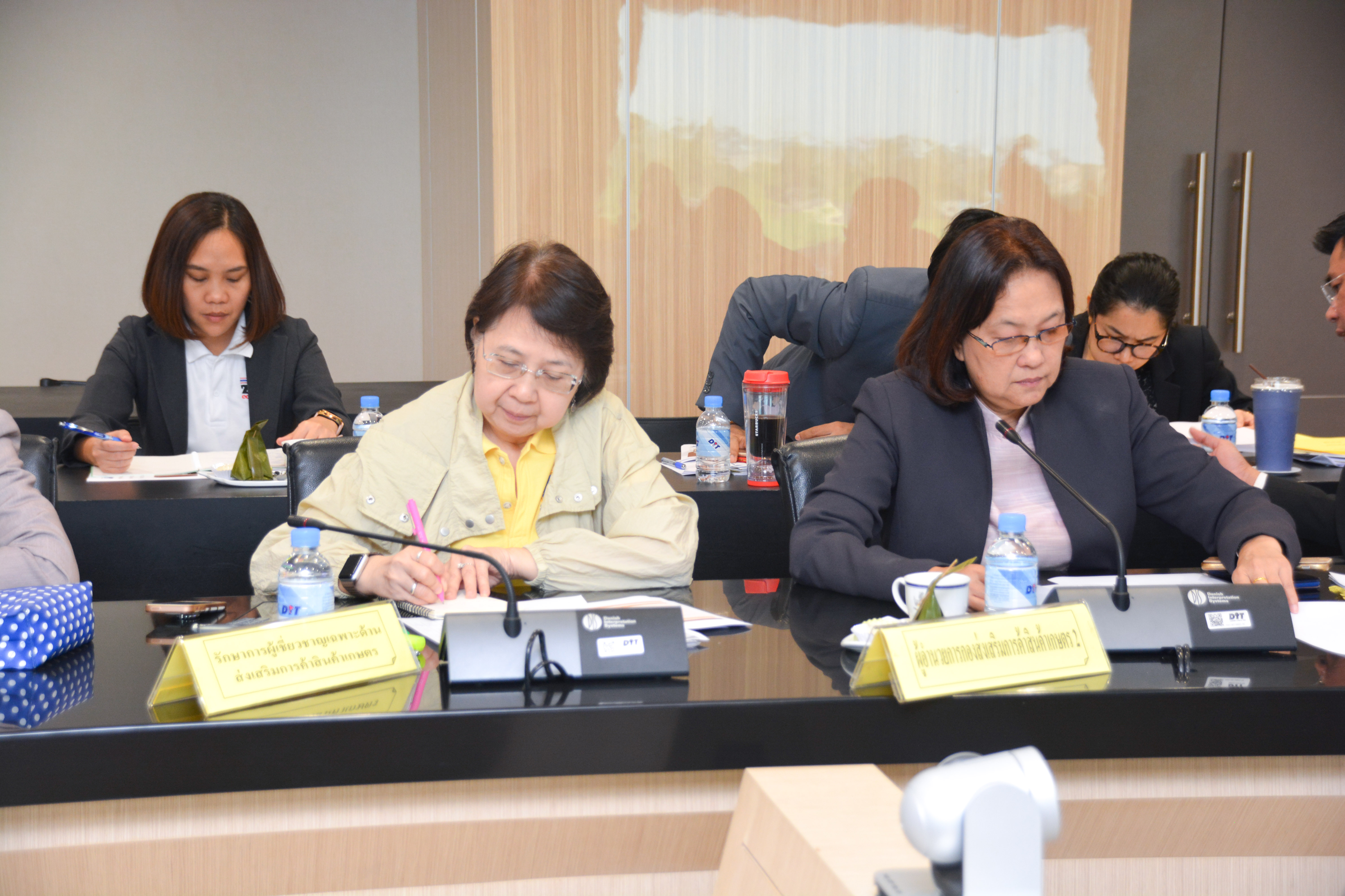 การประชุมหารือแนวทางการเชื่อมโยงการใช้วัตถุดิบอาหารสัตว์