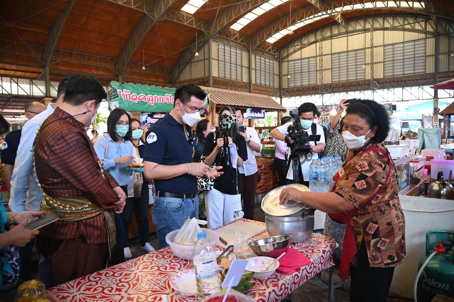  อธิบดีกรมการค้าภายใน ตรวจเยี่ยมกิจกรรมส่งเสริมการท่องเที่ยวตลาดชุมชน ในช่วงเทศกาลปีใหม่
