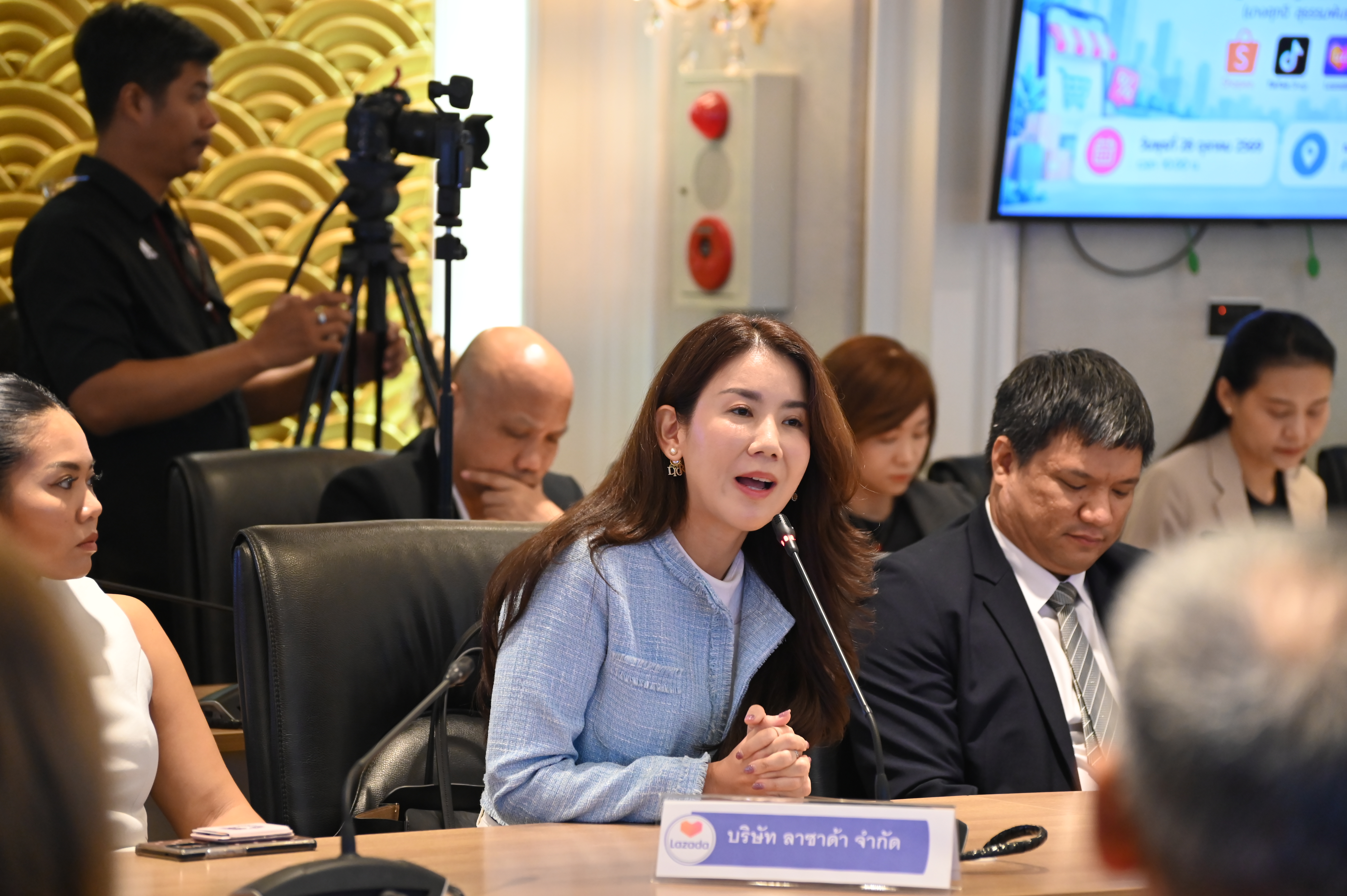 ข่าวเลขที่ 16/2570 “ศุภจี” ผนึกหน่วยงานรัฐ–แพลตฟอร์ม ลดค่าธรรมเนียม GP สำเร็จ! ช่วย SMEs สร้างกติกาการค้าโปร่งใส เป็นธรรมพร้อมเร่งยกร่าง พ.ร.บ.เศรษฐกิจแพลตฟอร์มดิจิทัล ดูแลทุกภาคส่วนในระยะยาว (28 ตุลาคม 2569)