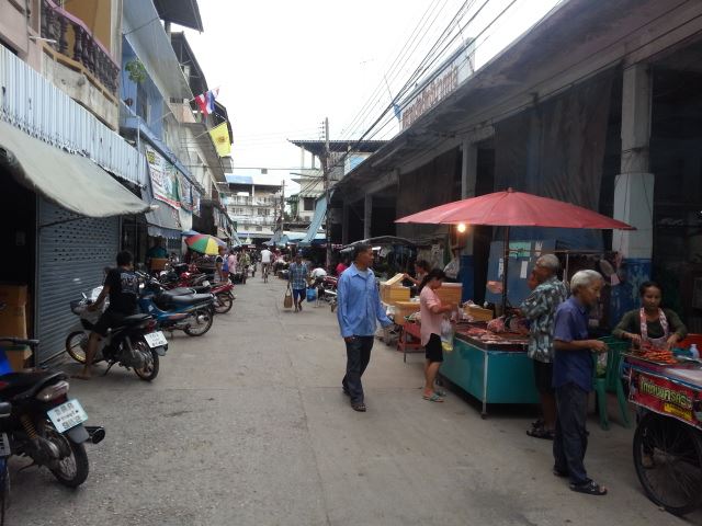 22859_บริเวณด้านหน้าตลาด.jpg
