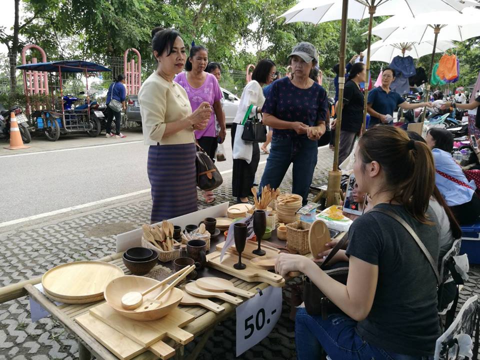46812_แผงค้าเครื่องไม้.jpg