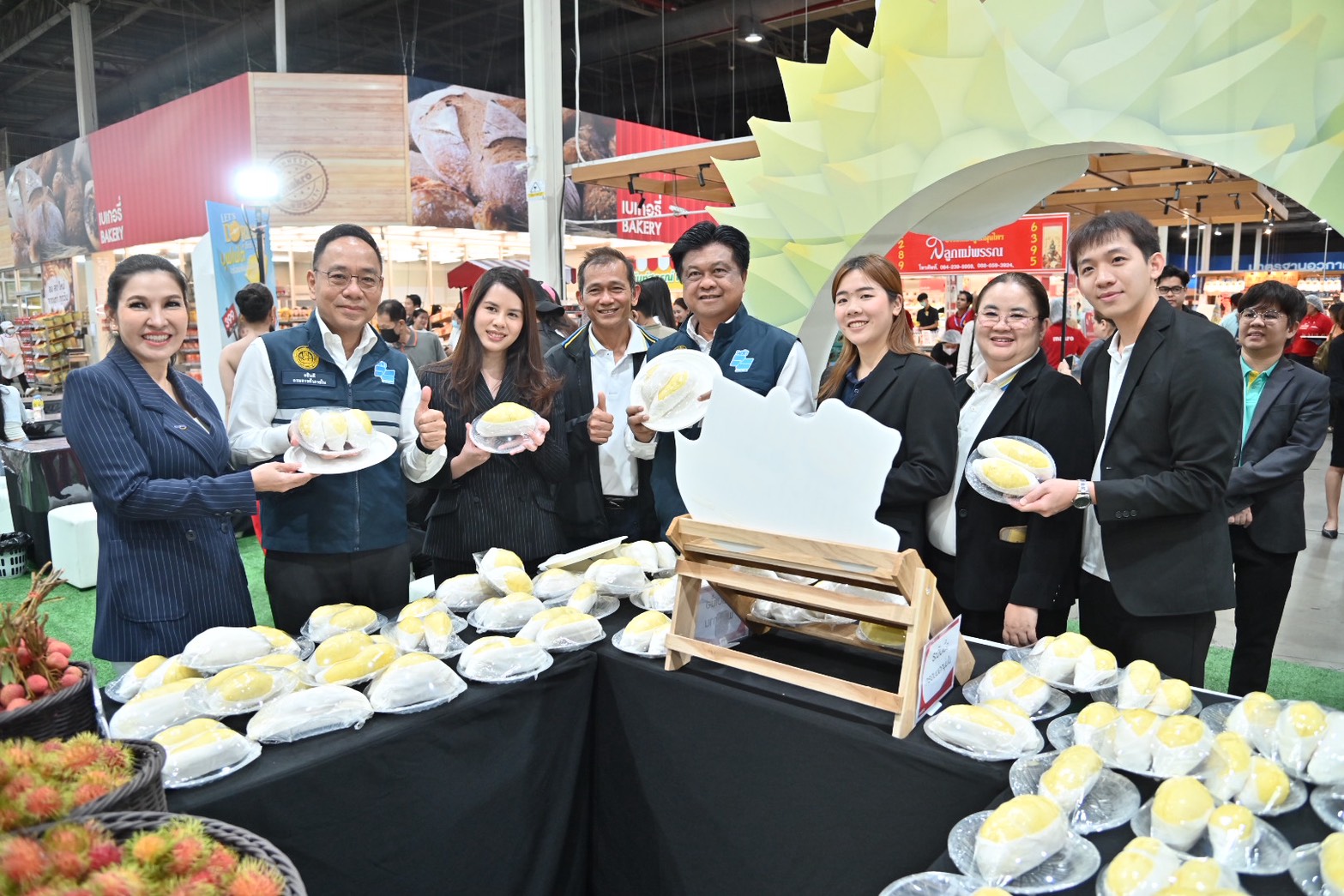 ข่าวเลขที่ 126/2569 “พาณิชย์” ผนึก CP Axtra เดินหน้าแคมเปญ “Thailand : The Land of Tropical Fruits” ดันทุเรียนไทยคุณภาพดีสู่ผู้บริโภคทั่วประเทศ พร้อมเร่งทำตลาดเชิงรุกดึงราคาก่อนผลผลิตออกสู่ตลาด  (1 พฤษภาคม 2569)