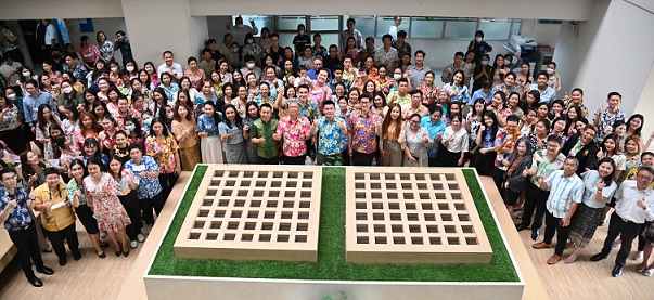 สืบสานประเพณีไทย สรงน้ำพระ  เนื่องในเทศกาลสงกรานต์ 