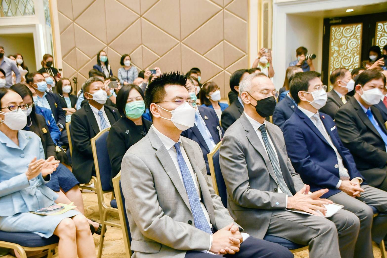 อธิบดีกรมการค้าภายใน ร่วมงานพิธีมอบรางวัลชนะเลิศการประกวดข้าวพันธุ์ใหม่เพื่อการพาณิชย์ 