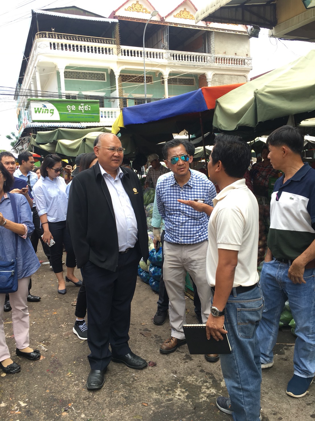 รองอธิบดีกรมการค้าภายใน เดินทางไปยังกรุงพนมเปญ ประเทศกัมพูชา เพื่อศึกษาความต้องการสินค้าเกษตรตลาด