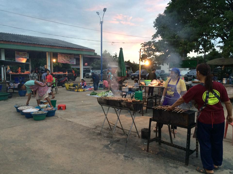 33762_ด้านหน้าตลาด.jpg