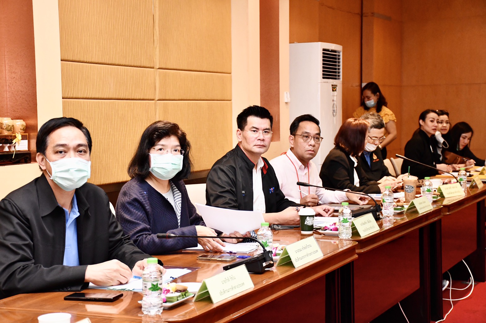  อธิบดีกรมการค้าภายใน ลงพื้นที่สมุยร่วมประชุมติดตามการปฏิบัติราชการ  และพบปะเกษตรกรชาวสวนมะพร้าว