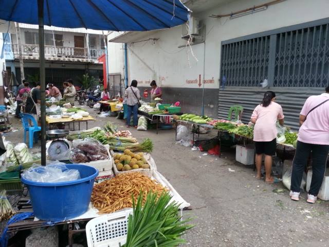 22861_แผงค้า รอบตลาด.jpg