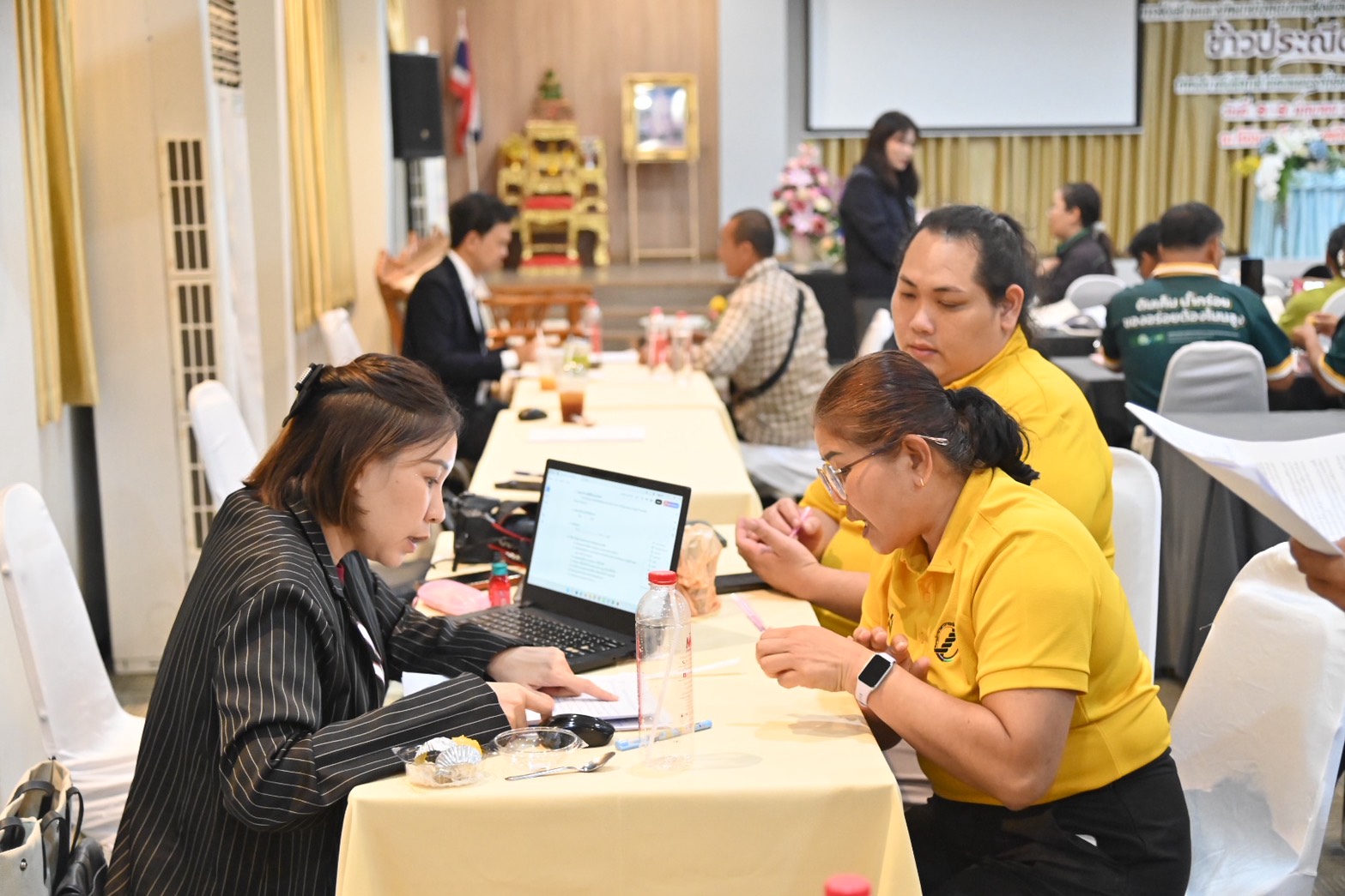 ข่าวเลขที่ 160/2569 “ค้าภายใน” เปิดเวทีร้อยเอ็ด ติวเข้ม 58 กลุ่มเกษตรกรอีสานใต้ ปั้น “ข้าวประณีต” สู่ตลาดพรีเมียม มุ่งเติมองค์ความรู้การจัดทำแผนธุรกิจ (9 มิถุนายน 2569)