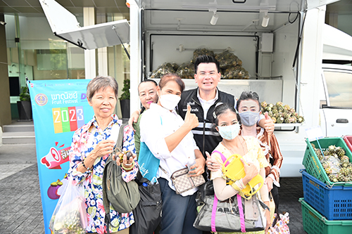 พาณิชย์จับมืออสังหาฯ รายใหญ่ เปิดพื้นที่ขาย “มังคุด-สับปะรดภูแล”