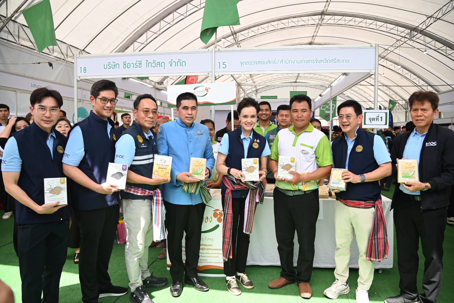 DIT ลุยศรีสะเกษ จัดงาน “ธงเขียว” ลดราคาปุ๋ย-เคมีเกษตร หนุนเกษตรกรชายแดน