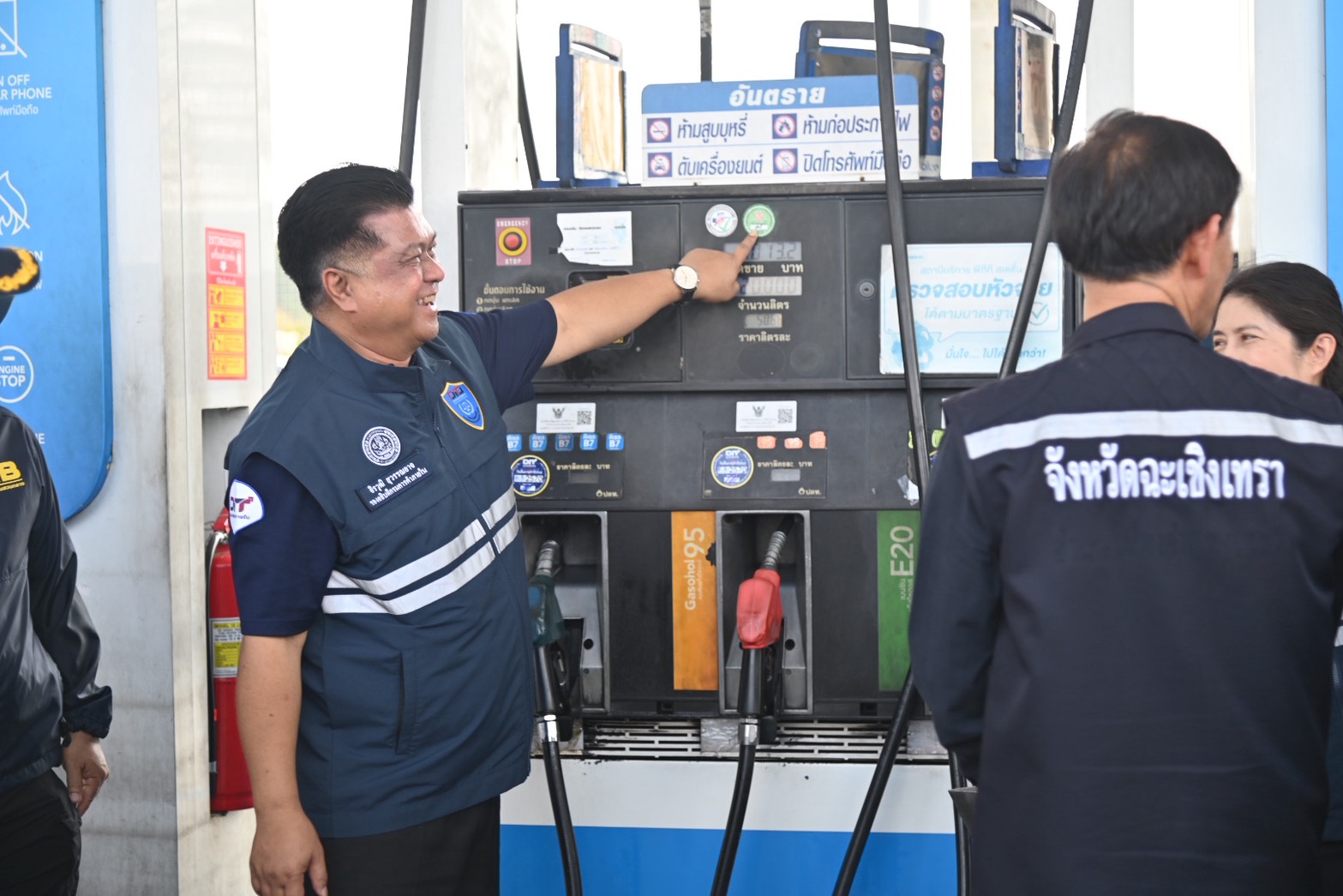 ข่าวเลขที่ 110/2569 กรมการค้าภายในดูแลราคาสินค้า-ค่าบริการรับสงกรานต์ 2569  เน้นย้ำ ห้ามฉวยโอกาสขึ้นราคา แนะประชาชนพบแจ้ง 1569 (9 เมษายน 2569)