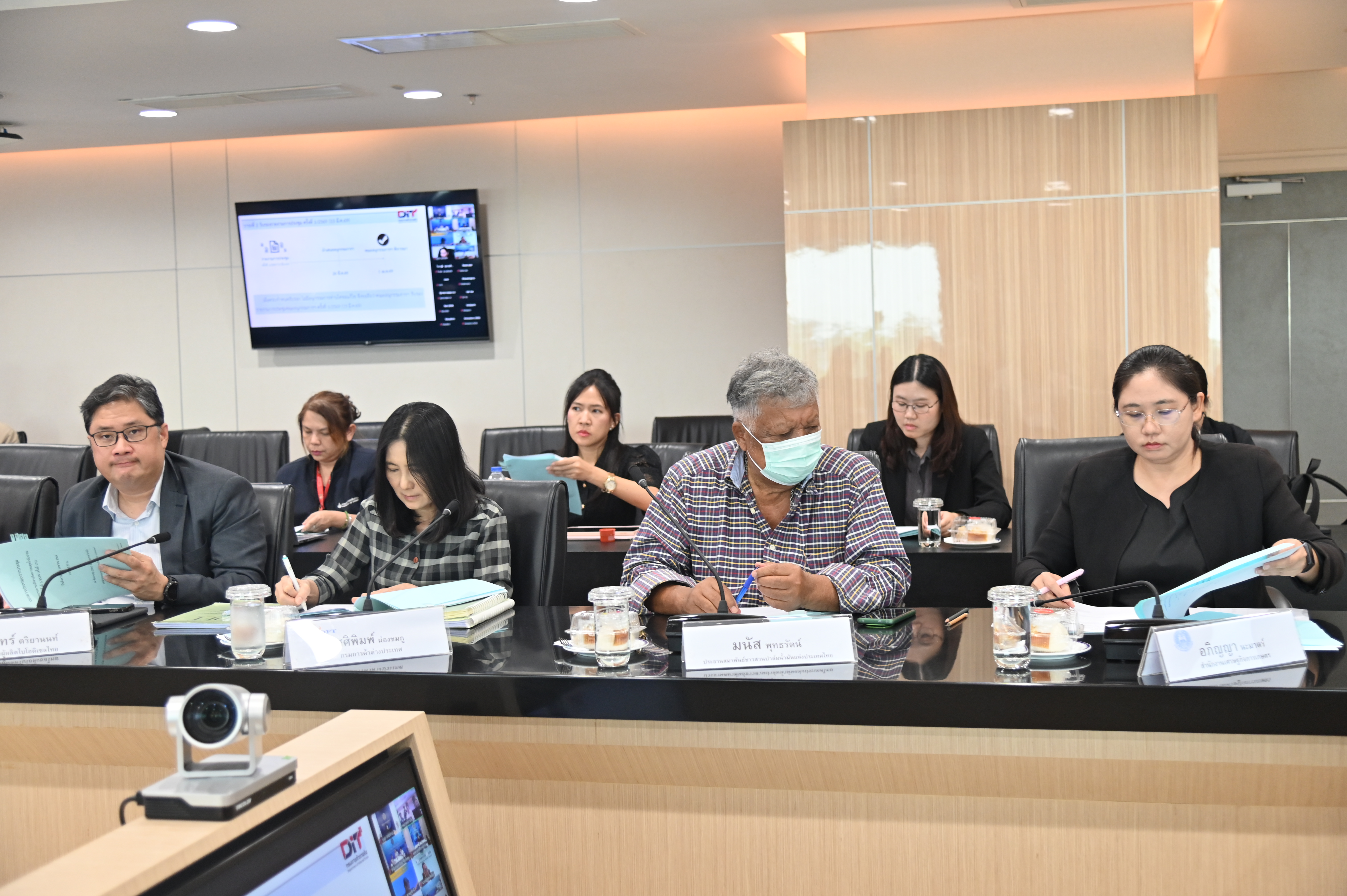 ข่าวเลขที่ 118/2569 ค้าภายในประชุมอนุกรรมการบริหารจัดการสมดุลน้ำมันปาล์ม ติดตามผลใช้ B7-B20 ดูแลสมดุลสต็อก ส่งออก และราคาผลปาล์มให้เป็นธรรม (21 เมษายน 2569)