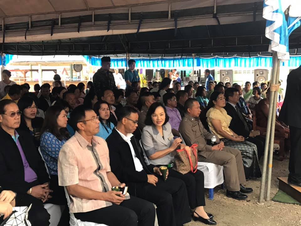 พิธีเปิดตลาดประชารัฐต้องชม “ตลาดริมน้ำวัดเนินทอง”