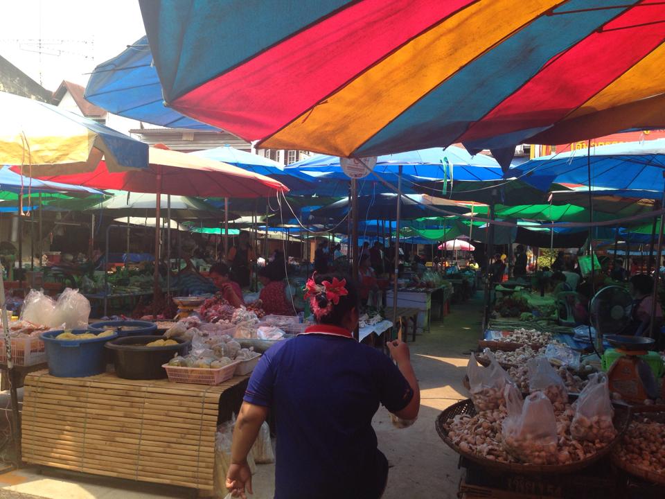 33498_ด้านหน้าตลาด.jpg