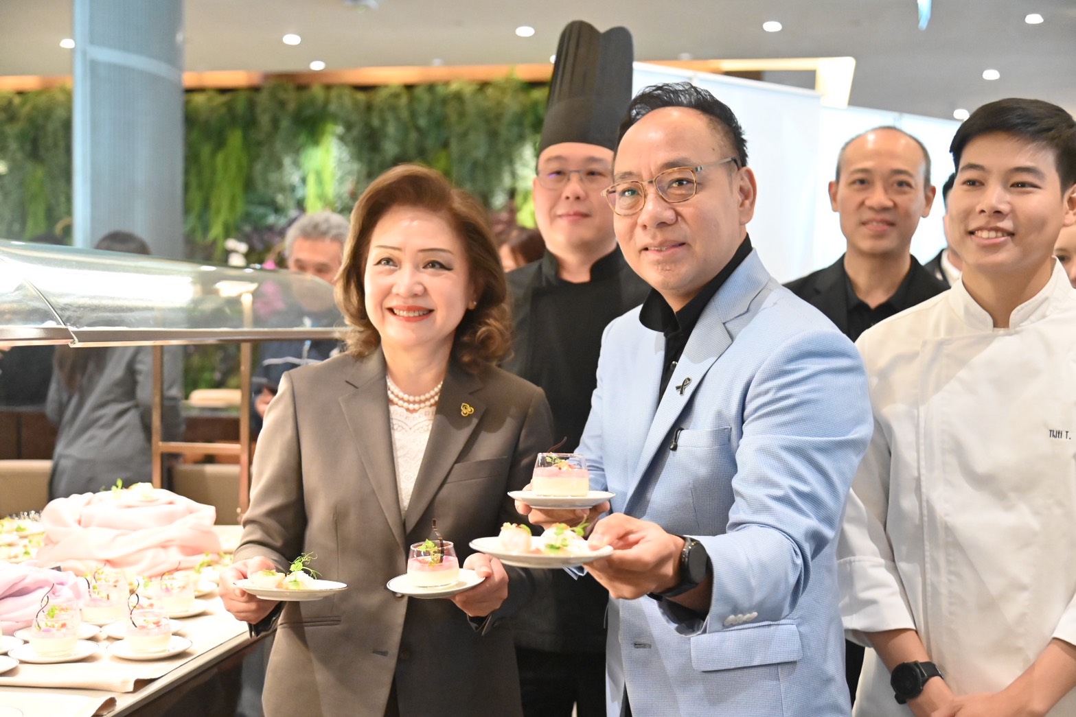 ข่าวเลขที่ 142/2569 พาณิชย์เปิดรันเวย์ใหม่ให้เกษตรไทย ดึง MasterChef ปั้นเมนูเชฟ เสิร์ฟบนฟ้า–ในเลาจน์ 3 สายการบินใหญ่ (20 พฤษภาคม 2569)