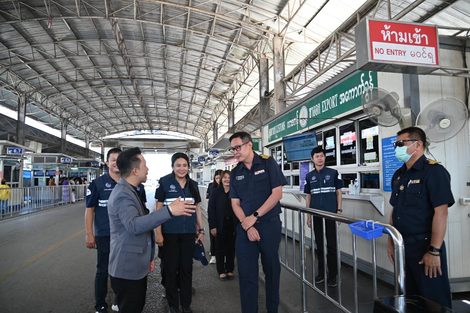 DIT ลุยพื้นที่จ.ตาก ติดตามสถานการณ์การการค้าชายแดน สร้างการรับรู้การจำหน่ายวัสดุเหลือใช้จากการเพาะปลูก พร้อมติดตามสถานการณ์การรับซื้อข้าวโพดเลี้ยงสัตว์  และหารือแนวทางการการปลูกกล้วยหอมทอง 