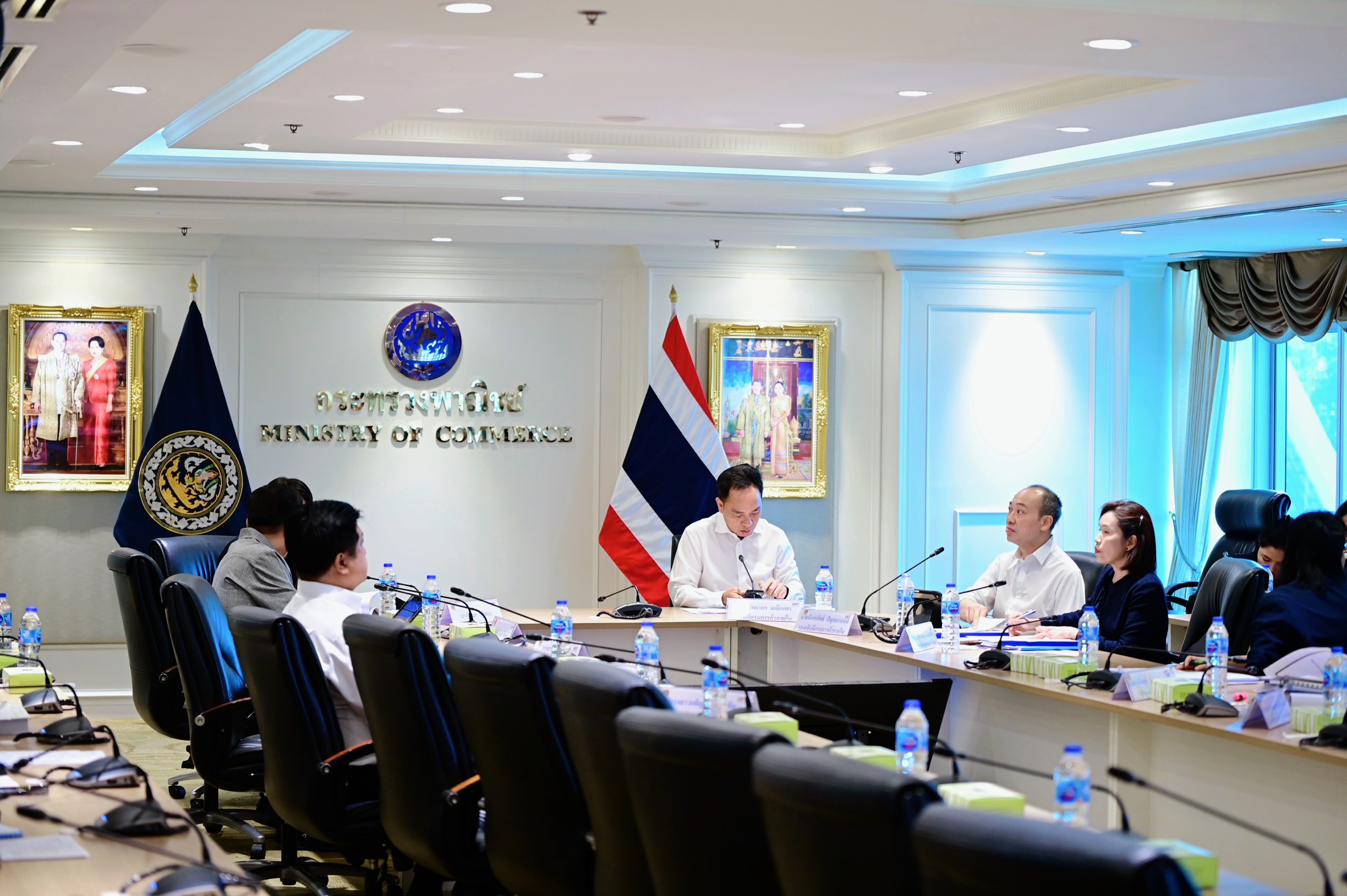 ข่าวเลขที่ 98/2569 “พาณิชย์” ยกระดับกำกับสินค้าควบคุม รับผลกระทบตะวันออกกลาง จ่อออกประกาศ กกร.ใช้ทันที (25 มีนาคม 2569)