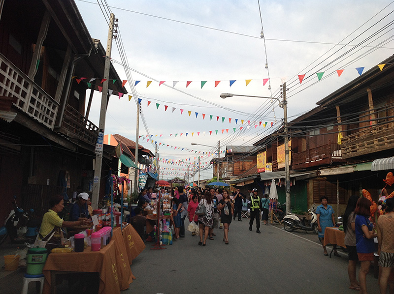 45643_บริเวณทางเข้าตลาด.JPG