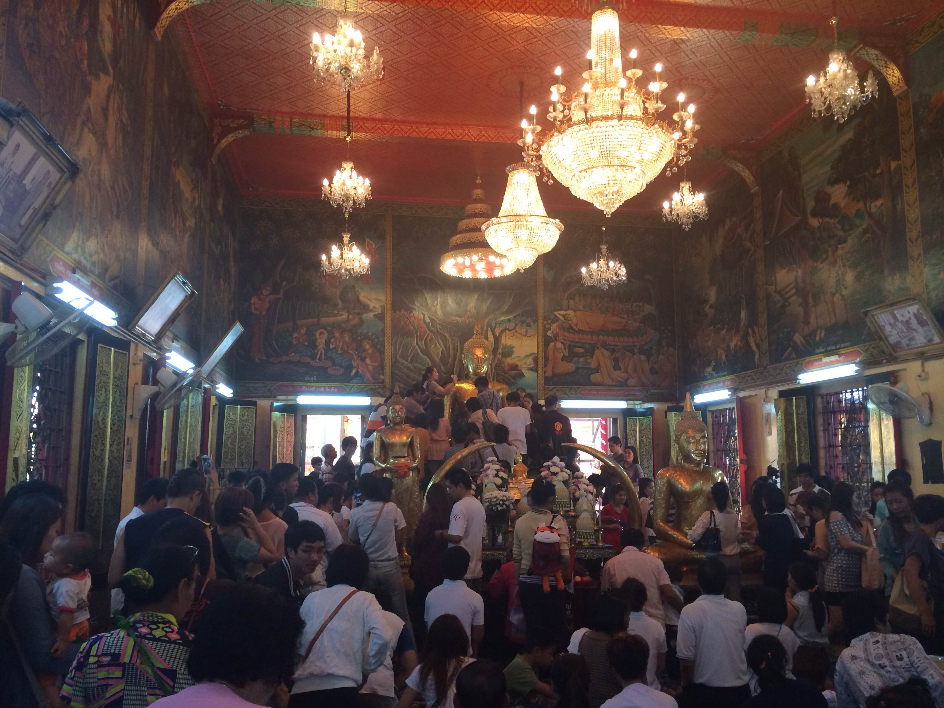 57090_ไหว้หลวงพ่อโต.jpg