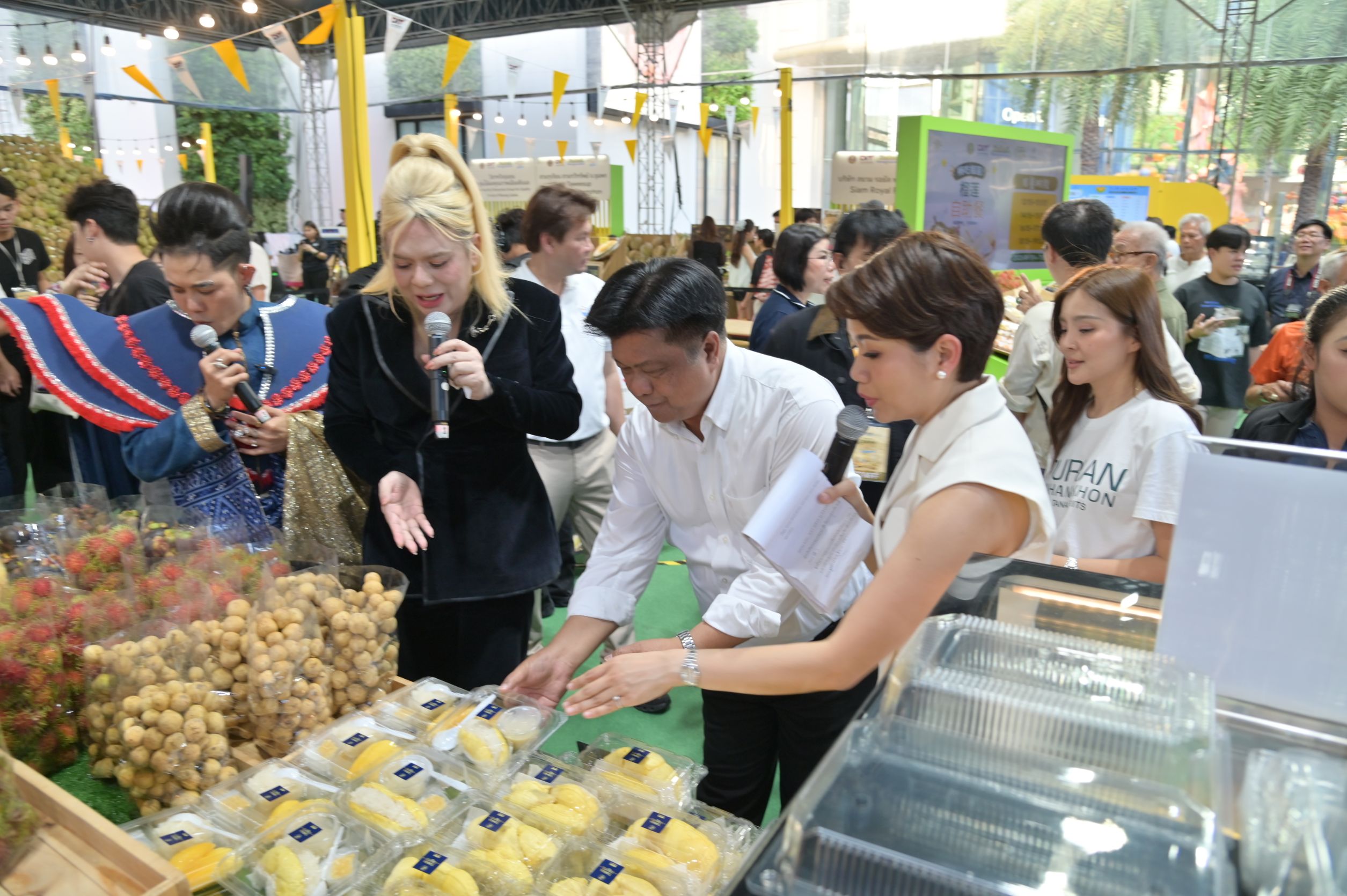 ข่าวเลขที่ 220/2569 กรมการค้าภายในต่อยอดความสำเร็จงาน “Premium Durian Fest 2026” ยกทุเรียนคุณภาพและผลไม้ไทยบุกสยามพารากอน ชวนคนไทยอุดหนุนช่วงโค้งสุดท้ายของฤดูกาลทุเรียนปีนี้ (4 กันยายน 2569)