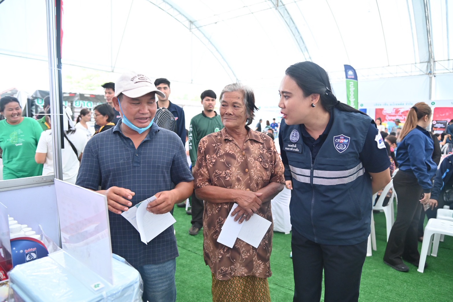 ข่าวเลขที่ 24/2569 “ธงเขียว–ธงฟ้า บุกอุบลฯ!” DIT ลุยลดต้นทุน–ค่าครองชีพ ช่วยพี่น้องชายแดนสู้เศรษฐกิจ  (4 พฤศจิกายน 2568)