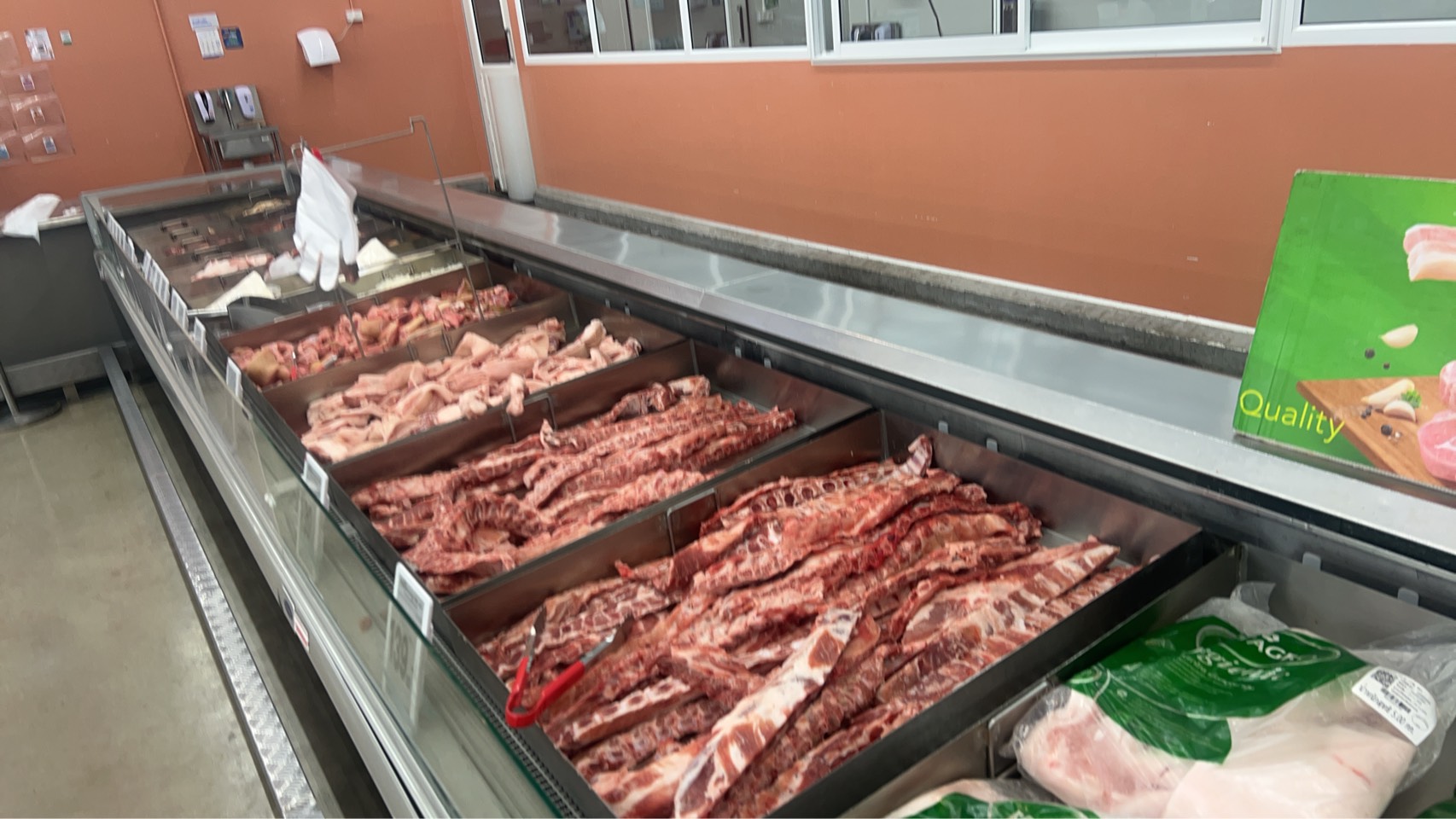 ข่าวเลขที่ 41/2569 War Room พาณิชย์ เร่งช่วยผู้ประสบอุทกภัยภาคใต้ เชื่อม ศป.กฉ. – สั่งการพาณิชย์จังหวัดลงพื้นที่เต็มกำลัง เร่งเติมสินค้าบรรเทาความเดือดร้อน และเตรียมฟื้นฟูเศรษฐกิจทันที (27 พฤศจิกายน 2568)