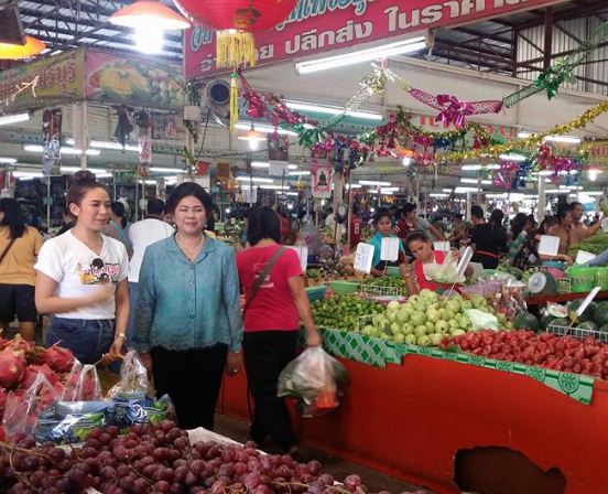 33807_ร้านขายผลไม้.JPG