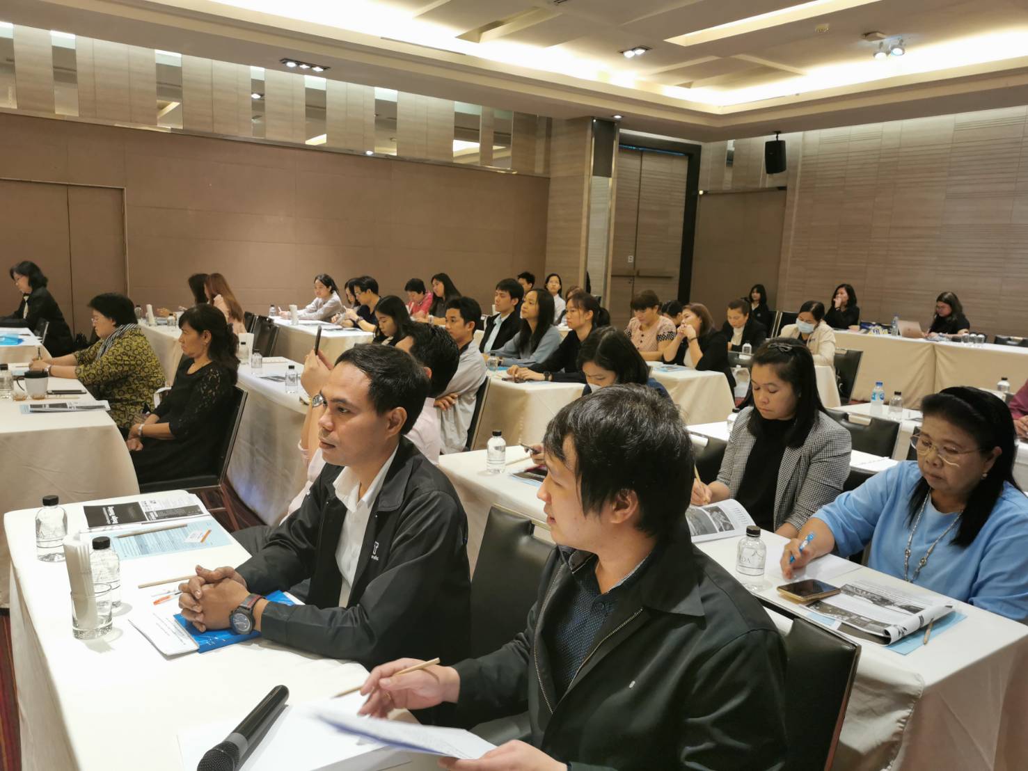การอบรมการพัฒนากระบวนความคิดเชิงออกแบบ (Design Thinking) 