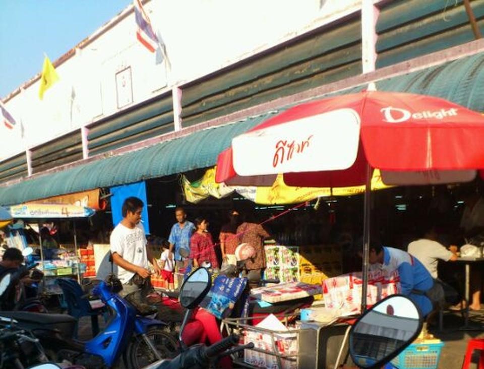 44387_ด้านหน้าตลาด.jpg
