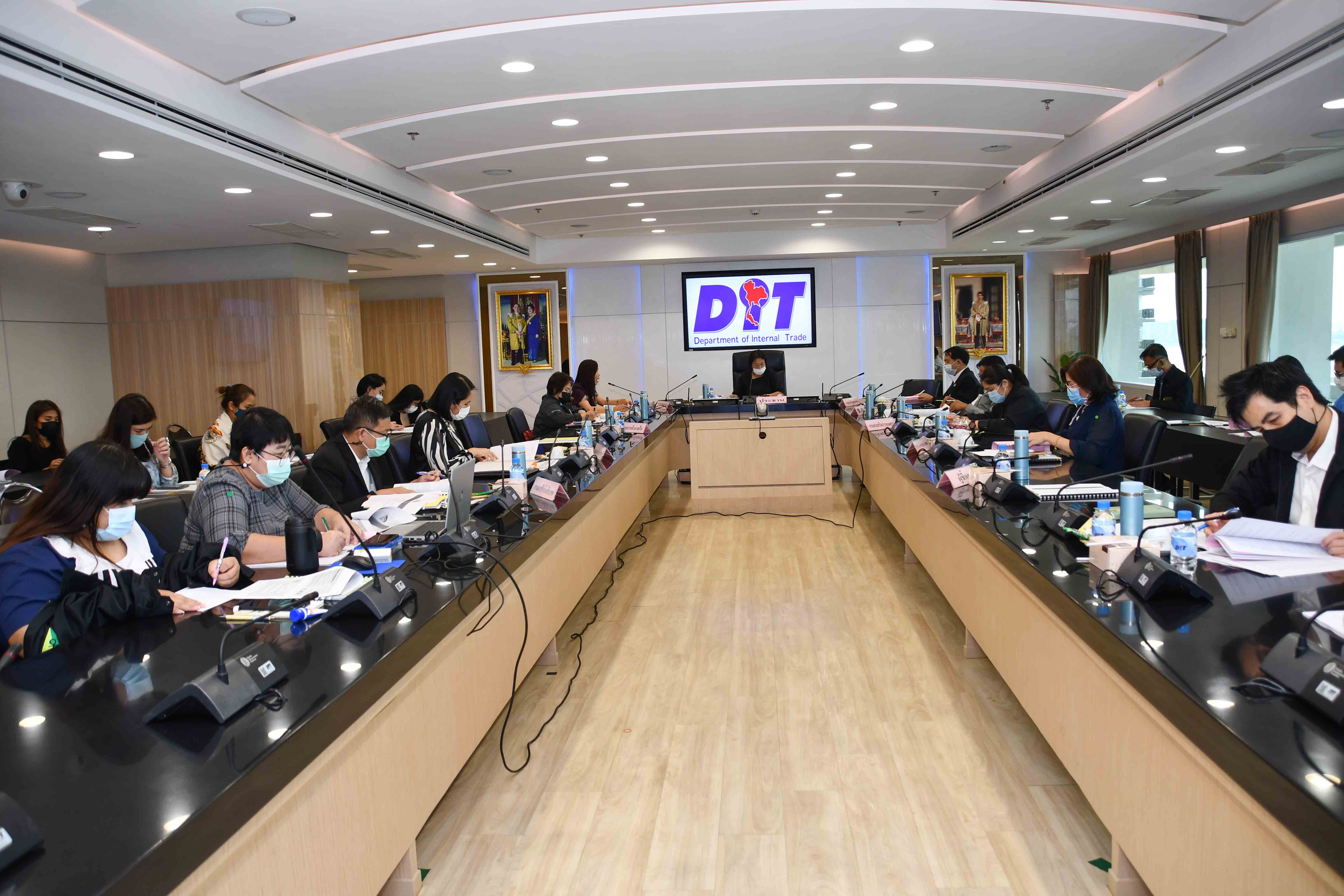 การประชุมคณะอนุกรรมการกลั่นกรองเรื่องเสนอคณะกรรมการบริหารกองทุนรวมเพื่อช่วยเหลือเกษตรกร