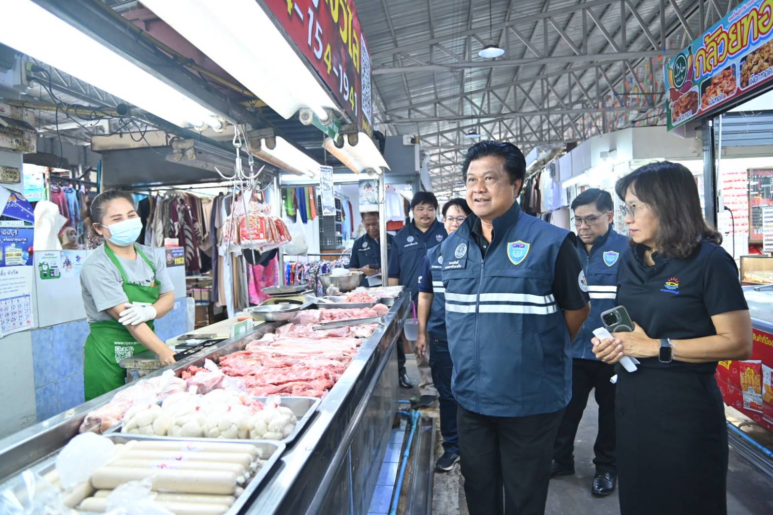 DIT ลงพื้นที่ตรวจติดตามปริมาณและราคาสินค้าอุปโภคบริโภคและวัสดุก่อสร้าง