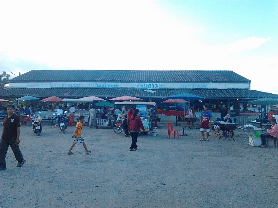 33836_ด้านข้างตลาด.jpg