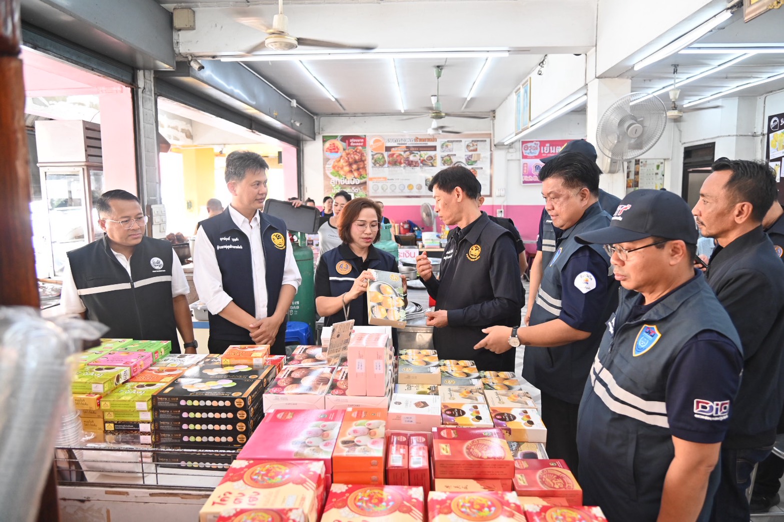 ข่าวเลขที่ 110/2569 กรมการค้าภายในดูแลราคาสินค้า-ค่าบริการรับสงกรานต์ 2569  เน้นย้ำ ห้ามฉวยโอกาสขึ้นราคา แนะประชาชนพบแจ้ง 1569 (9 เมษายน 2569)