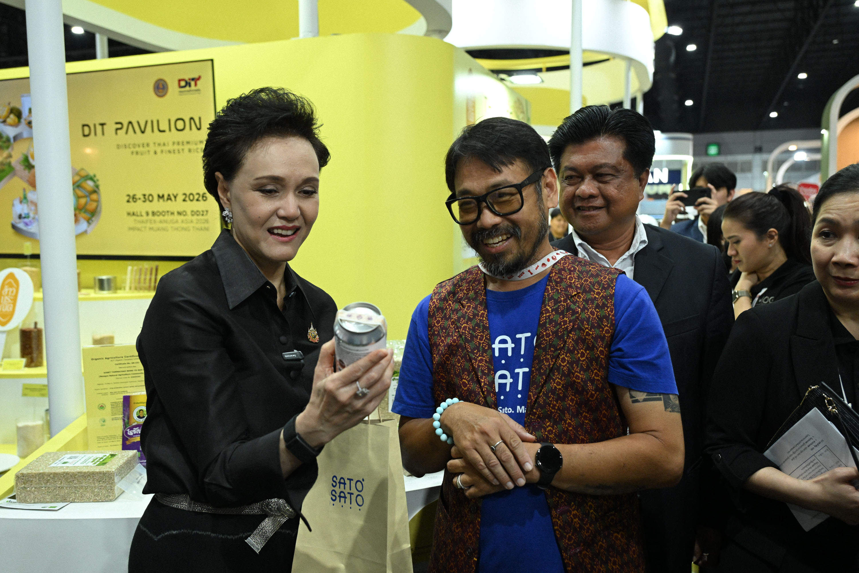 ข่าวเลขที่ 153/2569 สินค้าเกษตรพรีเมียมไทยมาแรง DIT Pavilion กวาดยอดขายใน THAIFEX กว่า 334 ล้านบาท ดึงผู้ซื้อทั่วโลก สนใจทุเรียนซูเปอร์จิ๋วต่อยอดส่งออกญี่ปุ่น (2 มิถุนายน 2569)