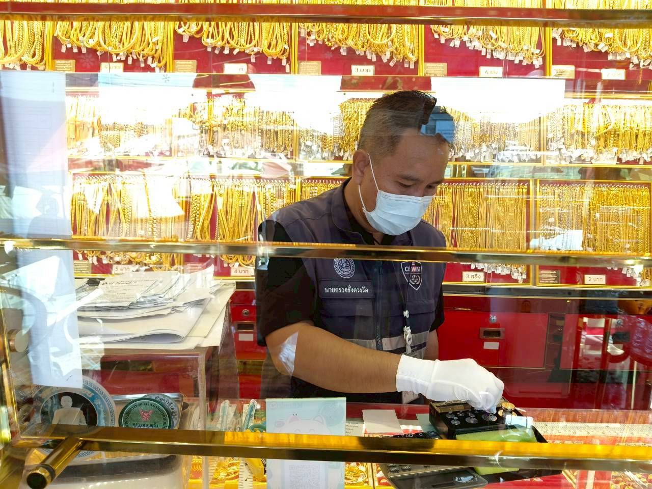 ข่าวเลขที่ 67/2569 DIT ลุยตรวจเข้มร้านทองทั่วไทย รับมือราคาทองผันผวน ย้ำเครื่องชั่งต้องมาตรฐาน ป้ายราคาต้องชัดเจน ป้องสิทธิผู้บริโภค (1 กุมภาพันธ์ 2569)