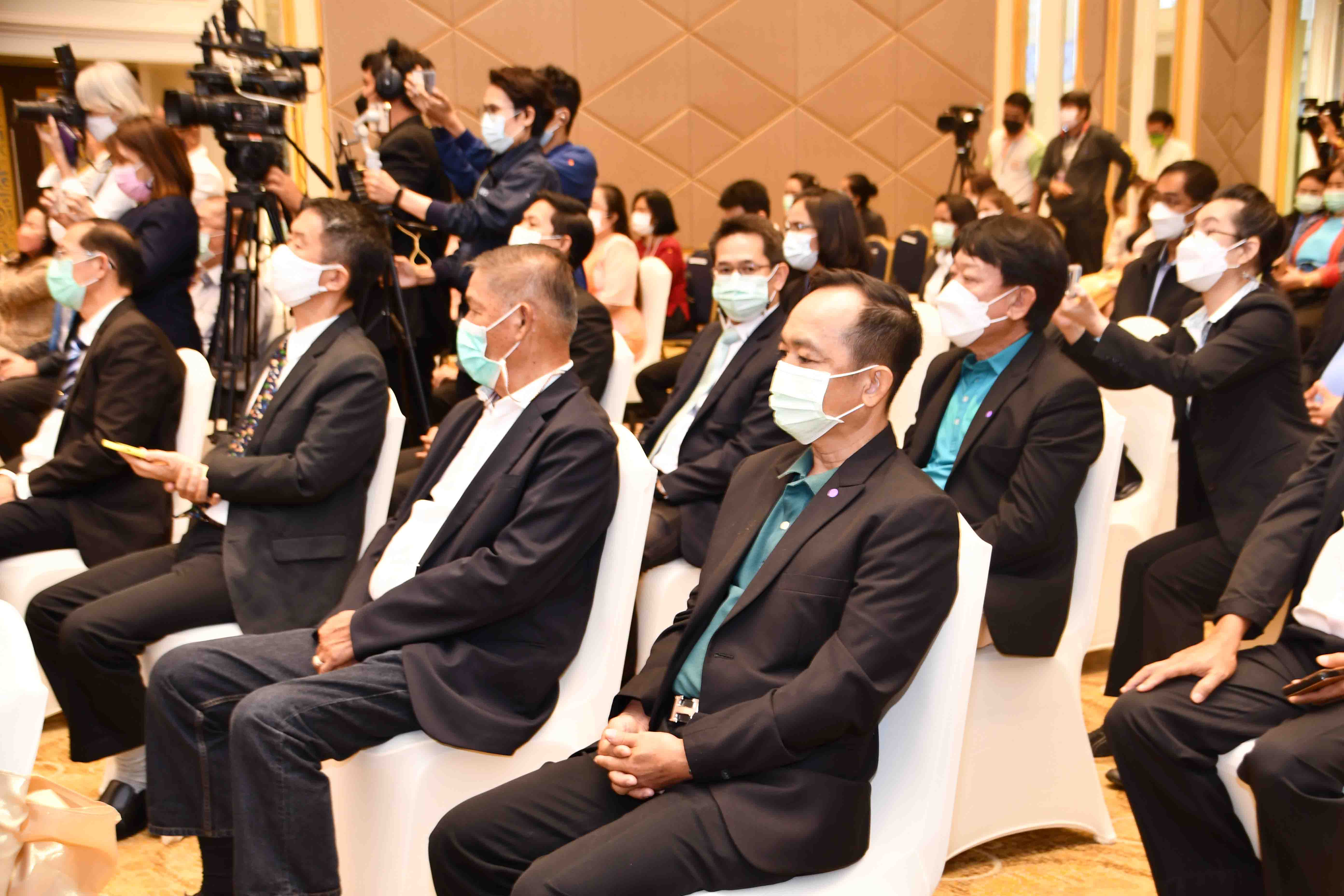 พิธีลงนามบันทึกข้อตกลงโครงการจับคู่ช่วย “หมู-ข้าว”