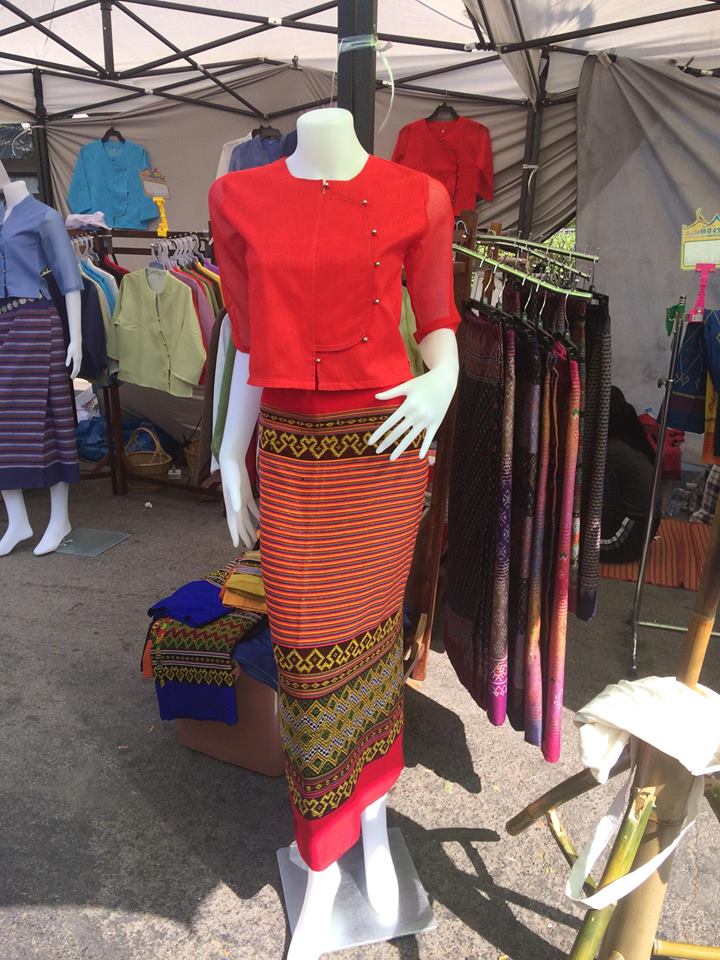 67544_แผงค้าเสื้อผ้า.jpg