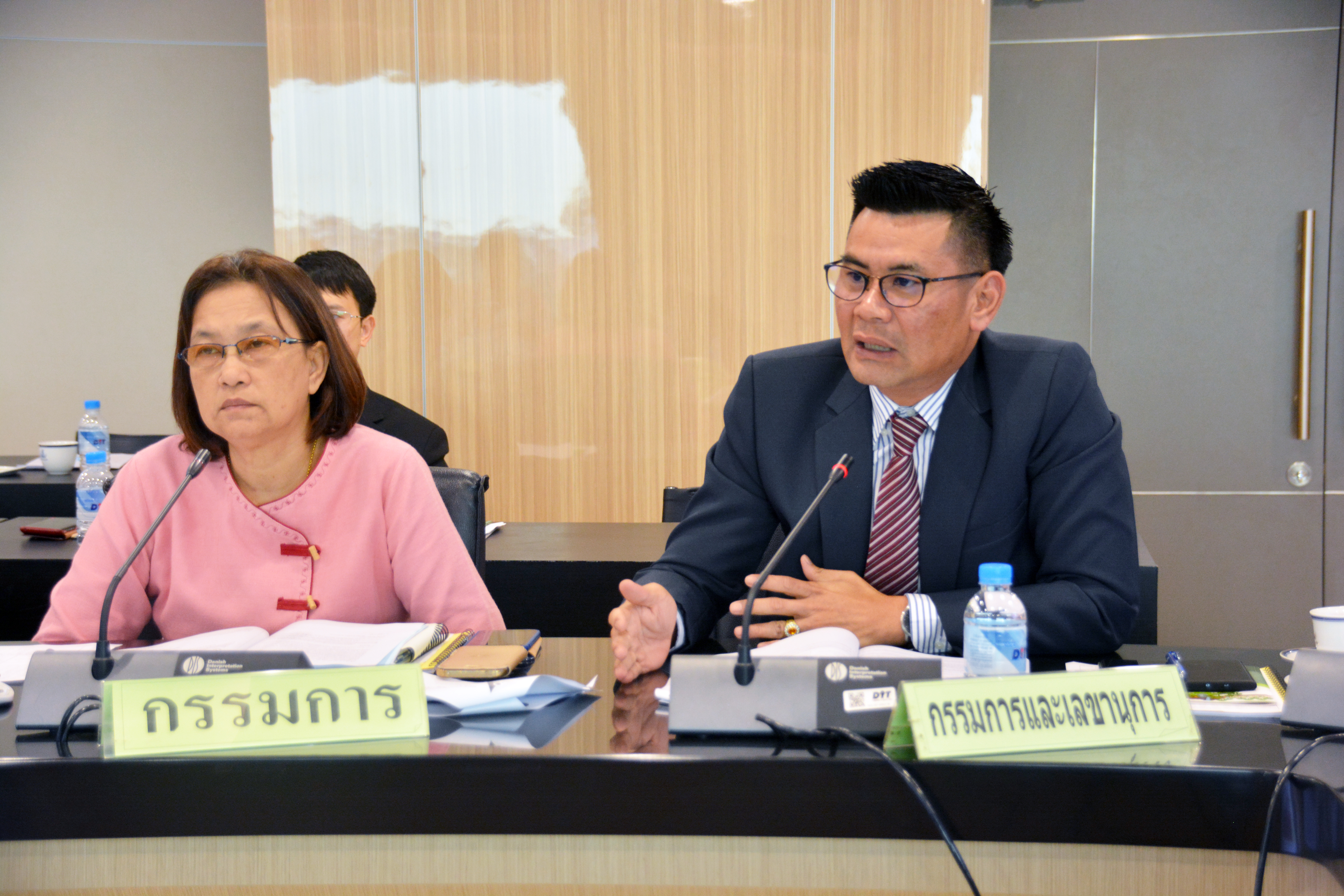 รองอธิบดีร่วมประชุมคณะกรรมการบริหารกองทุนรวมเพื่อช่วยเหลือเกษตรกร
