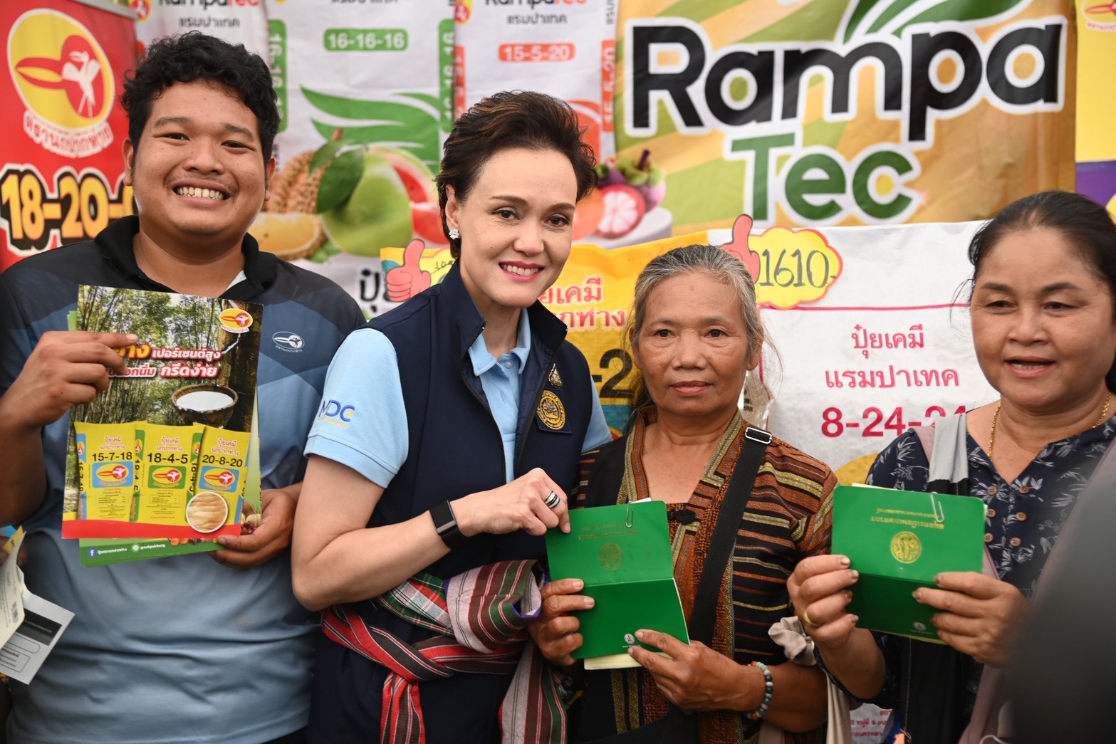 DIT ลุยศรีสะเกษ จัดงาน “ธงเขียว” ลดราคาปุ๋ย-เคมีเกษตร หนุนเกษตรกรชายแดน