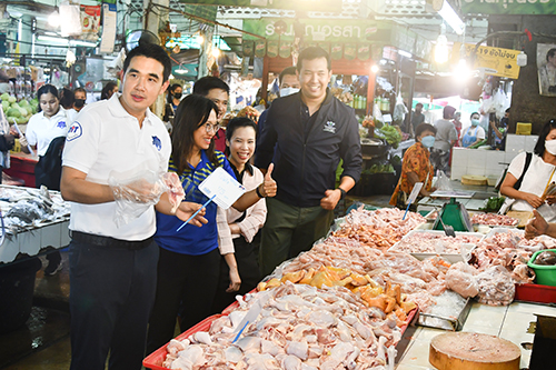 พาณิชย์ตรวจตลาด การซื้อขายคึกคัก ย้ำคุมเข้มช่วงสงกรานต์