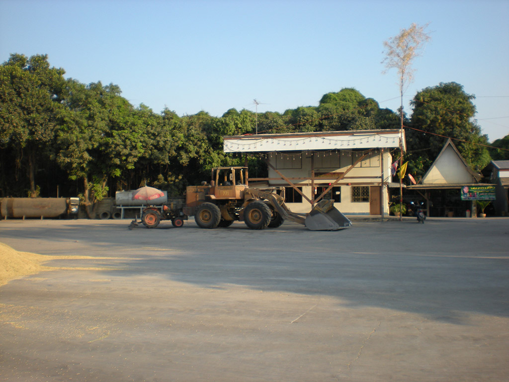 22202_รถเกรด.jpg