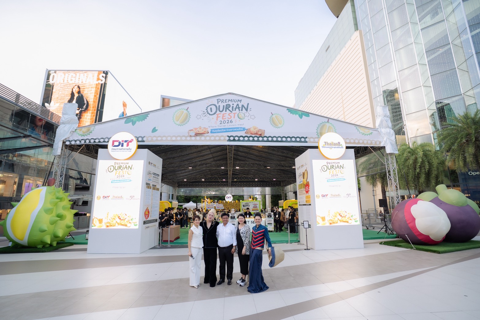 ข่าวเลขที่ 220/2569 กรมการค้าภายในต่อยอดความสำเร็จงาน “Premium Durian Fest 2026” ยกทุเรียนคุณภาพและผลไม้ไทยบุกสยามพารากอน ชวนคนไทยอุดหนุนช่วงโค้งสุดท้ายของฤดูกาลทุเรียนปีนี้ (4 กันยายน 2569)