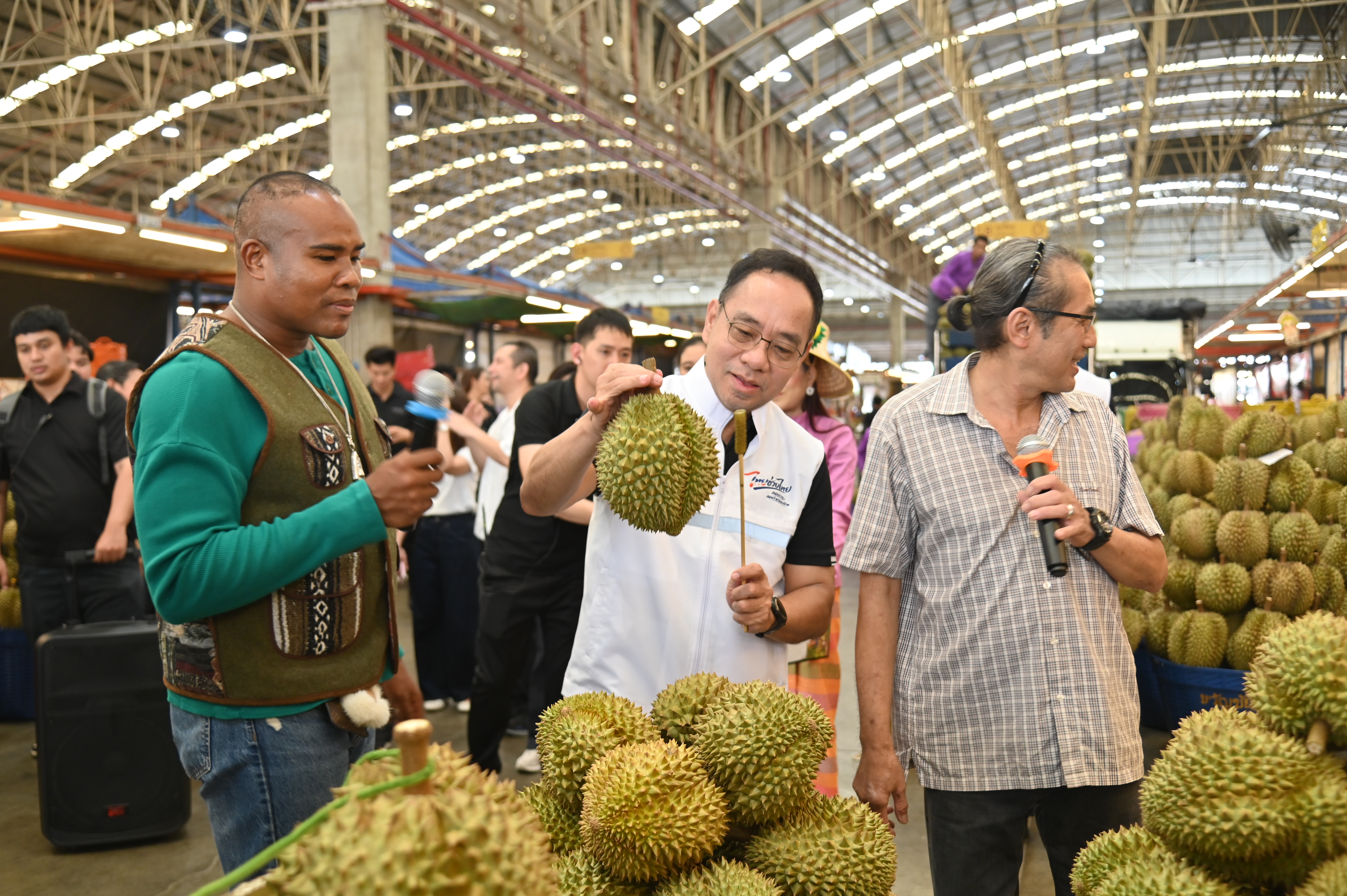 ข่าวเลขที่ 158/2569 พาณิชย์ลุยบริหารจัดการผลไม้ปี 69 ดึงตลาดกลาง–ตลาดสดทั่วประเทศดูดซับผลผลิต หนุนรายได้เกษตรกร (6 มิถุนายน 2569)